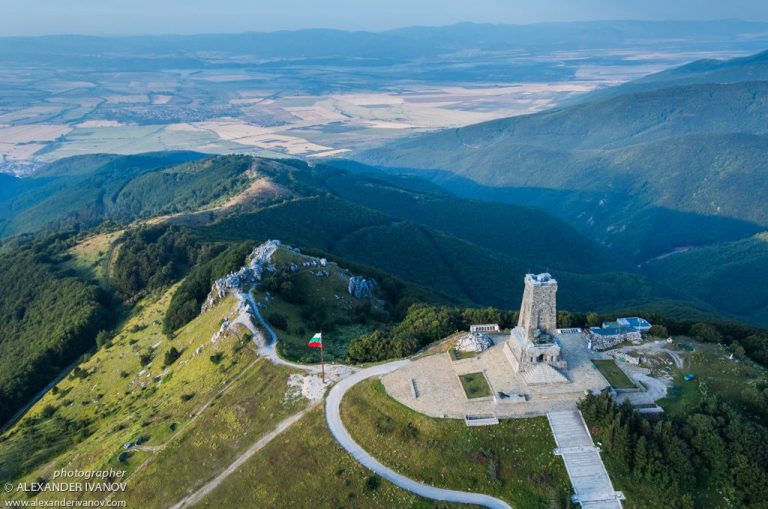 Read more about the article Честит празник!